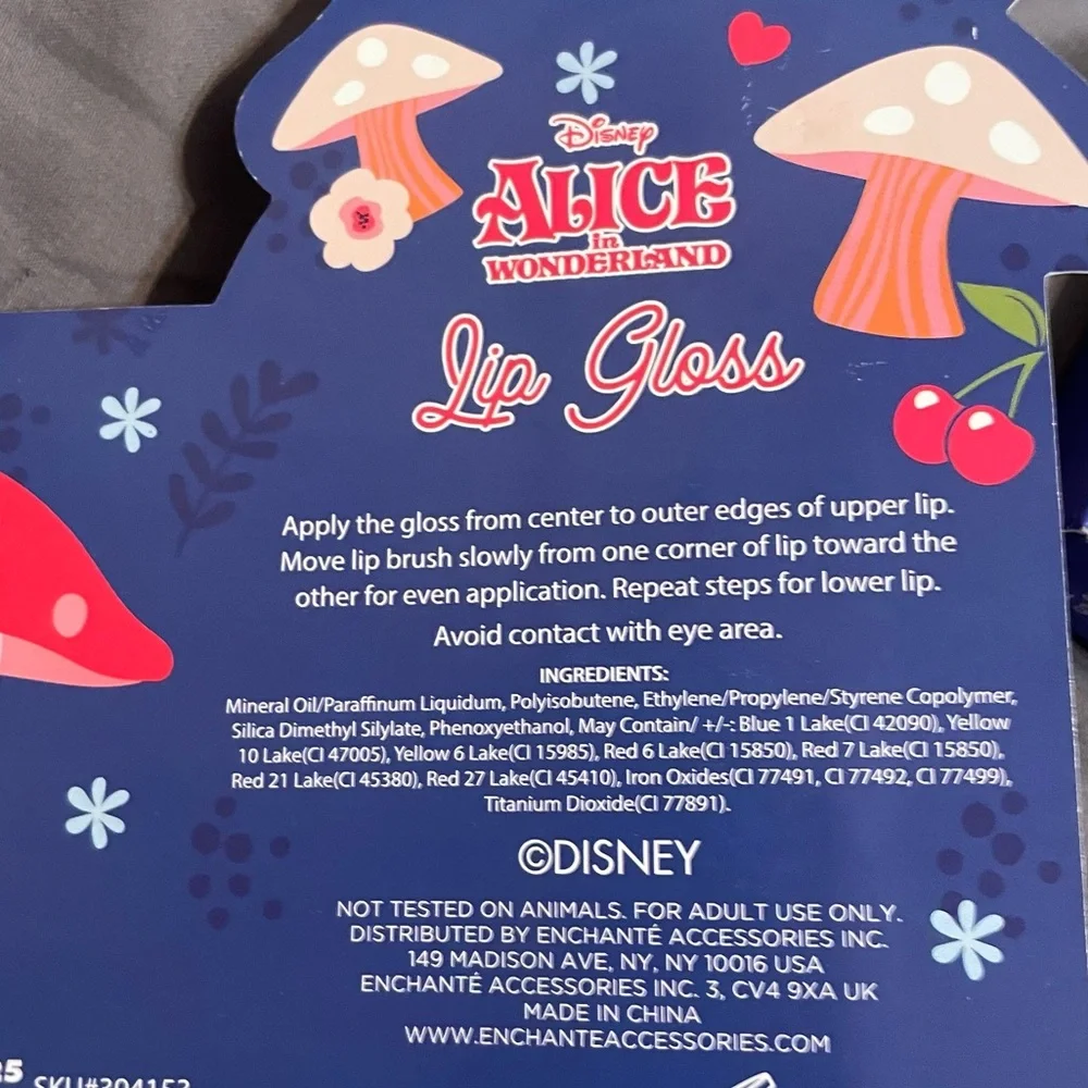 Disney Alice in Wonderland Lip Gloss (2) & Vaseline Rosy Lips Lip Therapy NWT